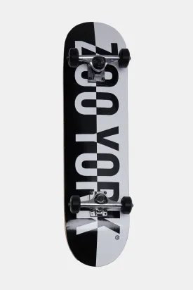 Skateboard imprimé logo noir et blanc Zoo York 8"